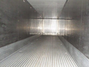 40 Fuss High Cube Isoliercontainer gebraucht – Innenansicht mit isolierten Wänden und Aluminium T-Profil Boden